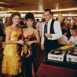 Decks in the dining room, dancers as pineapples and lobsters, FFF Cruises: Voyage 01 · FFF\CRS\036\016